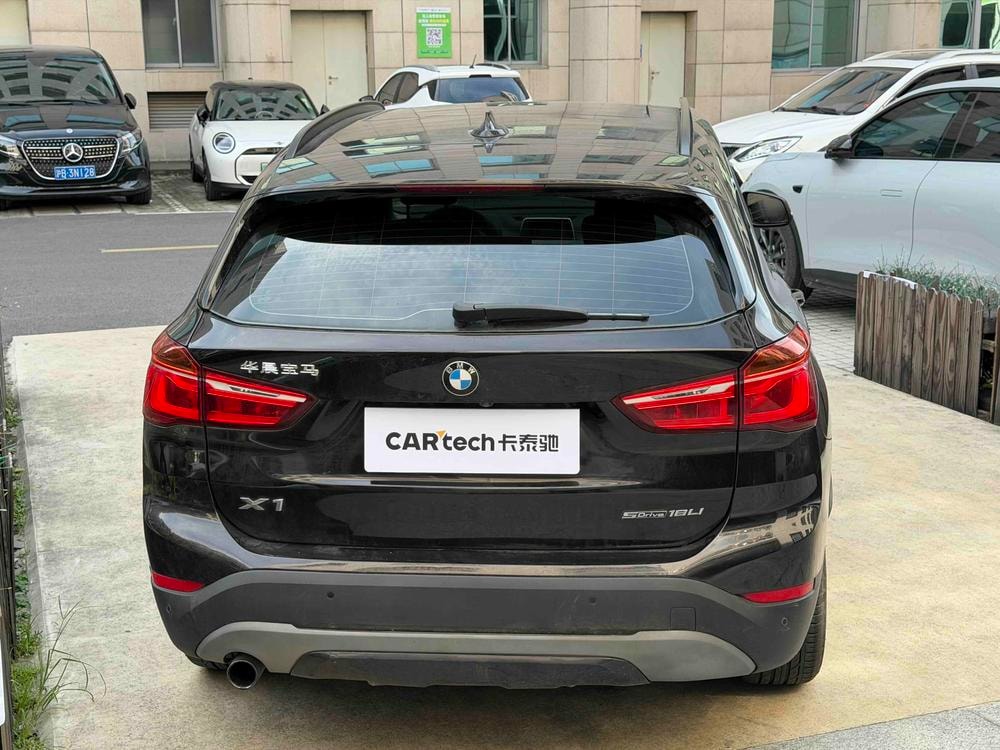 BMW X1 2018 — фото автомобиля