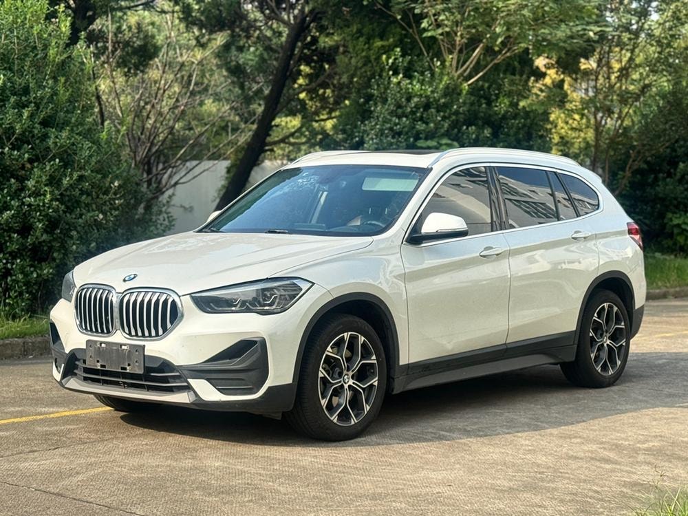 BMW X1 2020 — фото автомобиля
