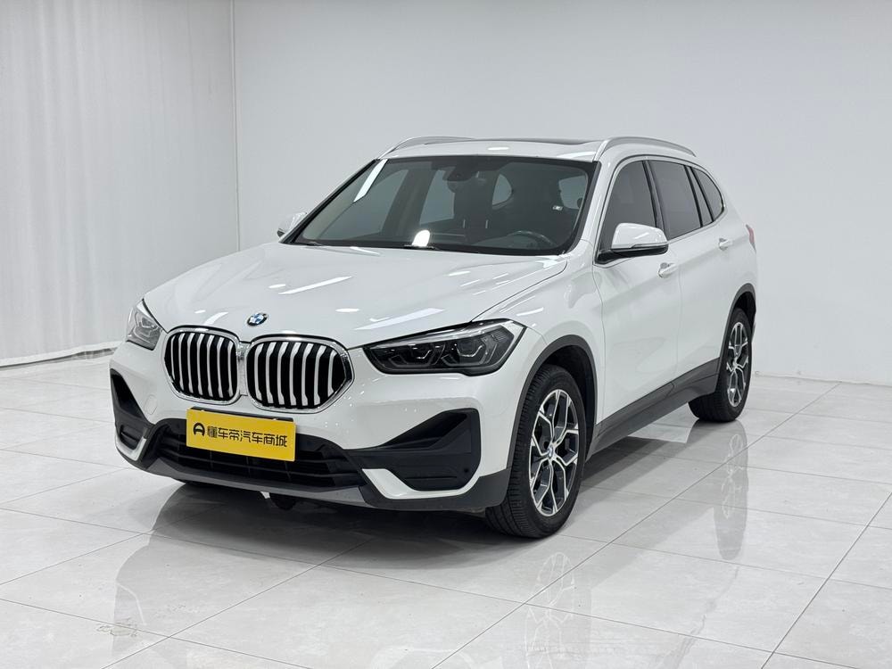 BMW X1 2022 — фото автомобиля