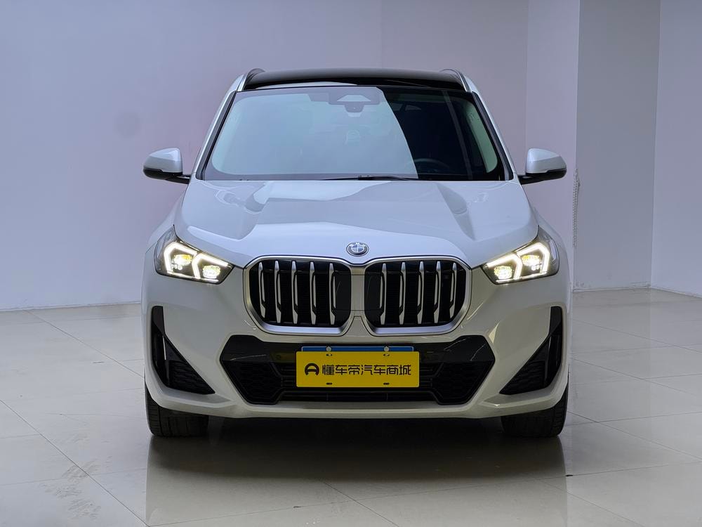 BMW X1 2023 — фото автомобиля