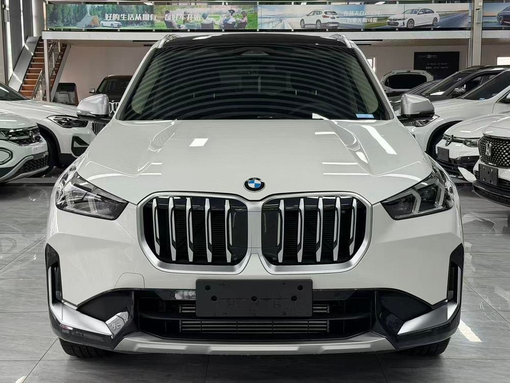 BMW X1 2023 — фото автомобиля