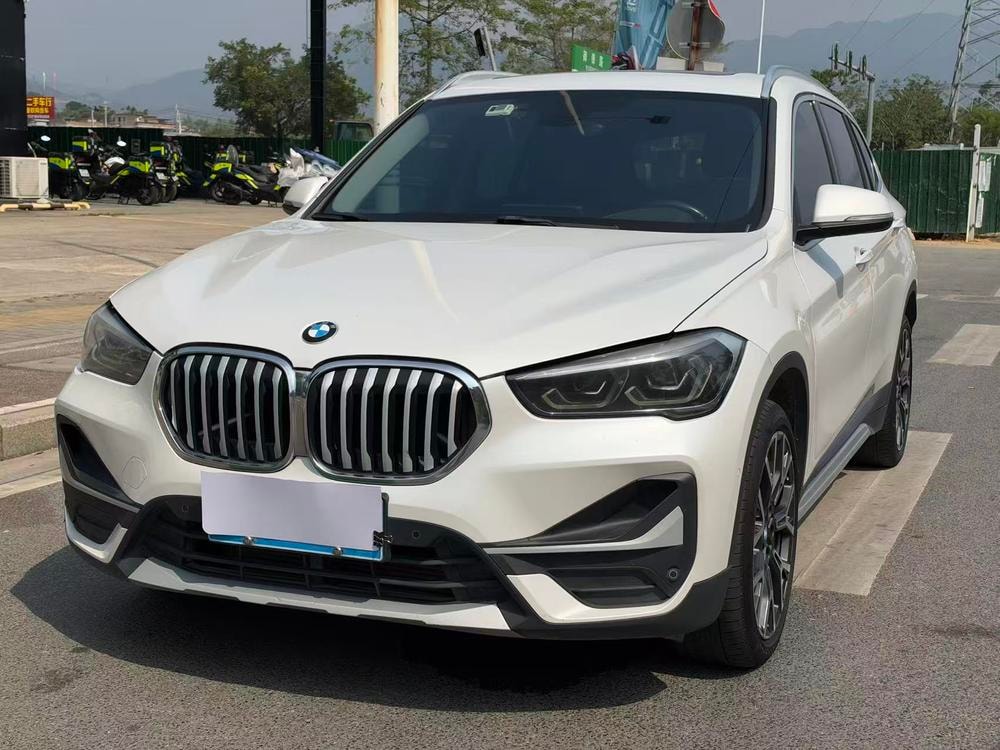 BMW X1 2020 — фото автомобиля