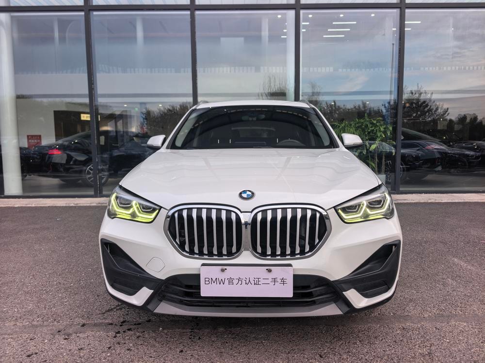 BMW X1 2021 — фото автомобиля