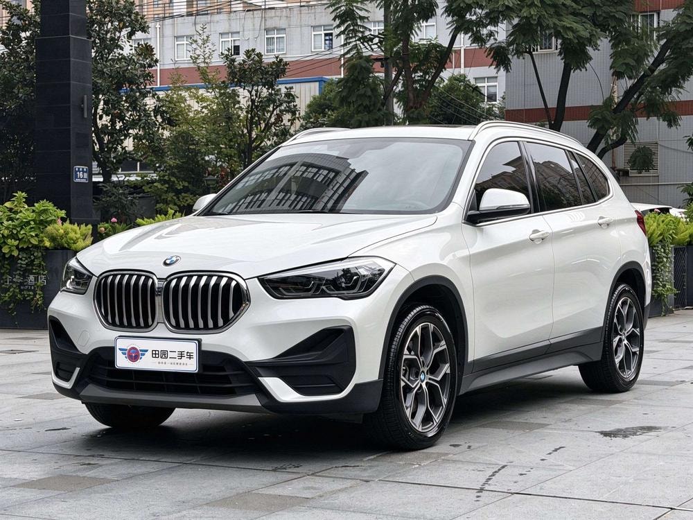 BMW X1 2021 — фото автомобиля 1