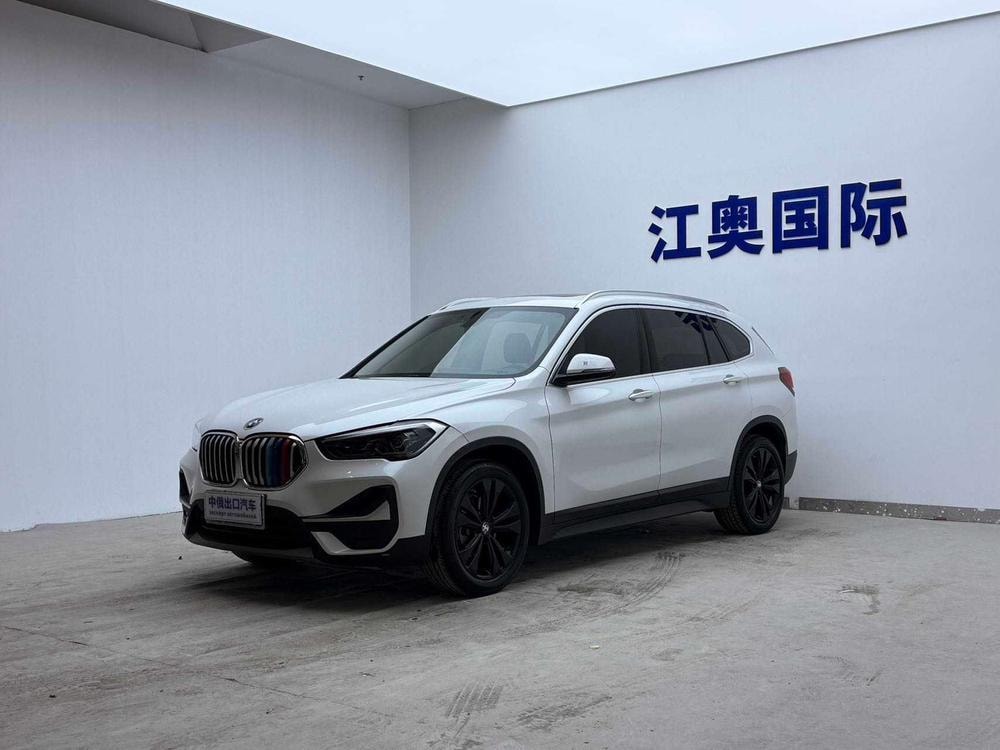 BMW X1 2021 — фото автомобиля
