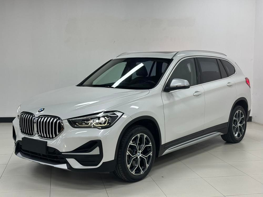 BMW X1 2022 — фото автомобиля