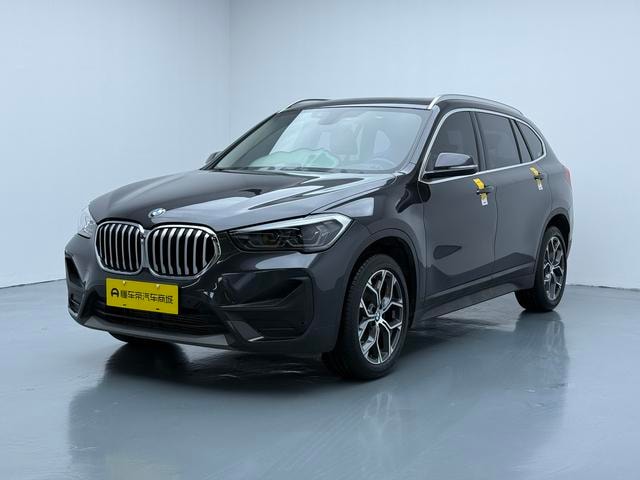 BMW X1 2022 — фото автомобиля
