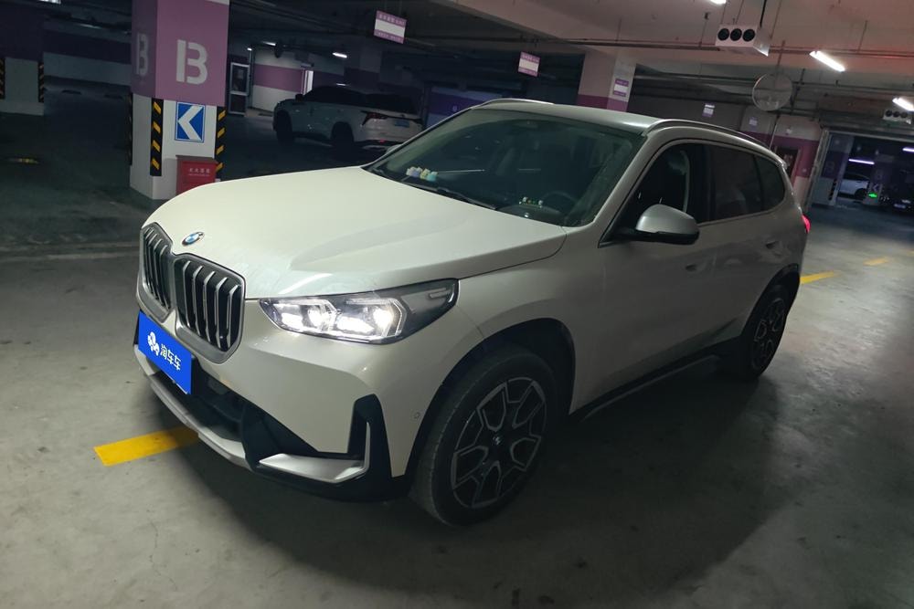 BMW X1 2023 — фото автомобиля