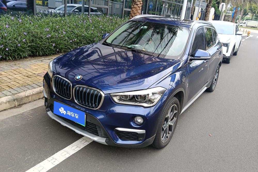 BMW X1 PHEV 2018 — фото автомобиля