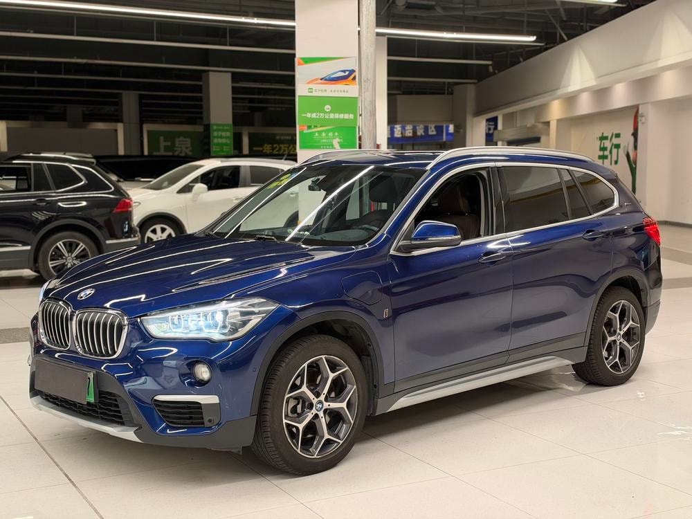 BMW X1 PHEV 2019 — фото автомобиля