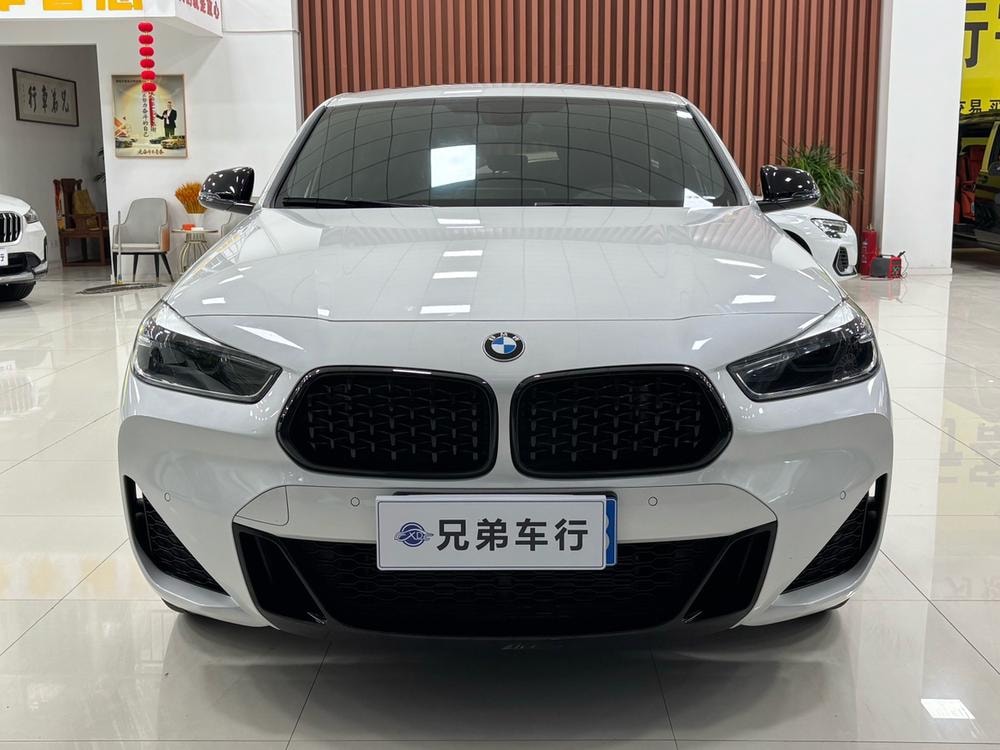 BMW X2 2022 — фото автомобиля 1