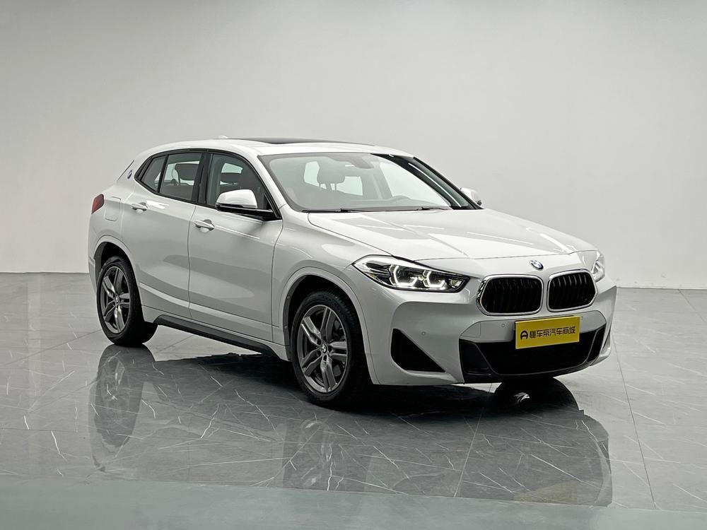 BMW X2 2022 — фото автомобиля 1