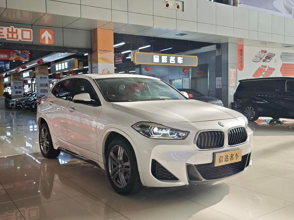 BMW X2 2022 — фото автомобиля 1