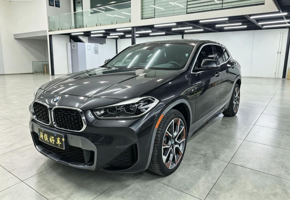 BMW X2 2021 — фото автомобиля 1