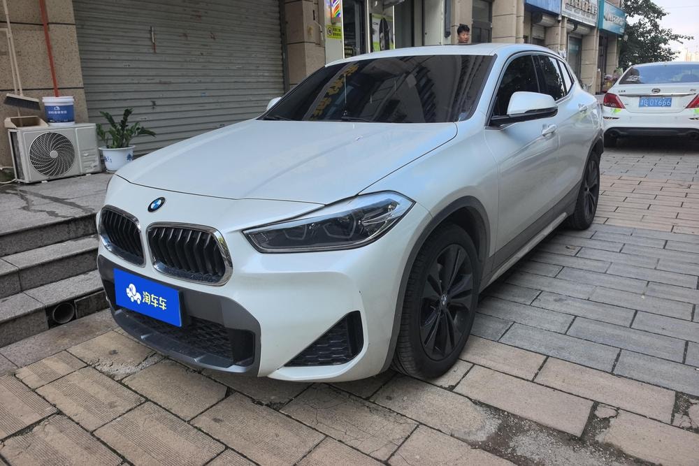 BMW X2 2020 — фото автомобиля