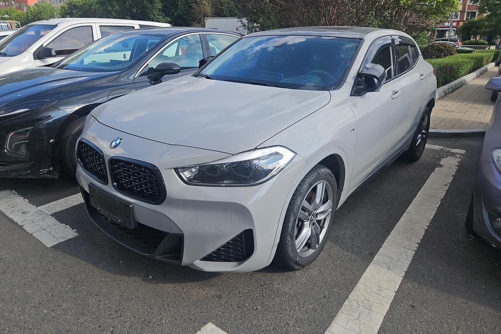 BMW X2 2023 — фото автомобиля 1