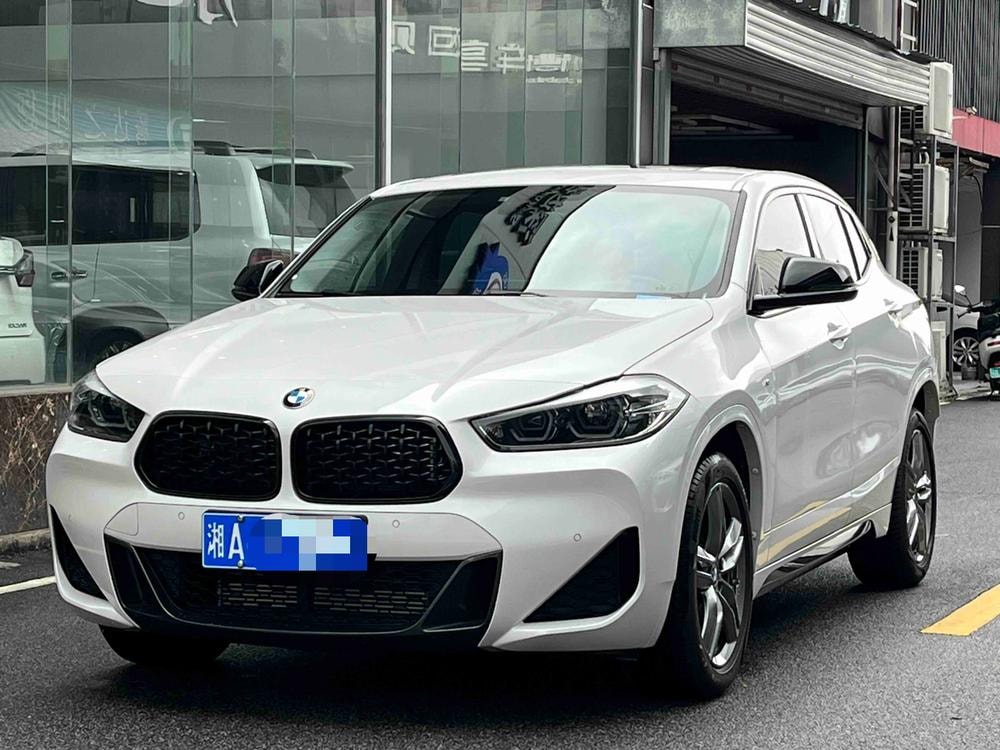 BMW X2 2023 — фото автомобиля