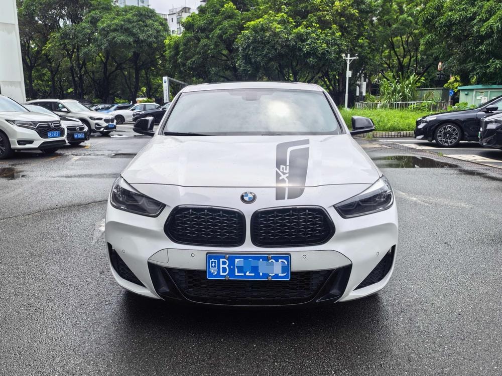 BMW X2 2022 — фото автомобиля 1
