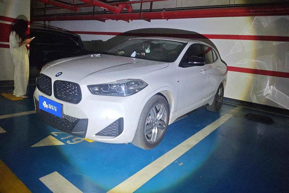 BMW X2 2023 — фото автомобиля 1