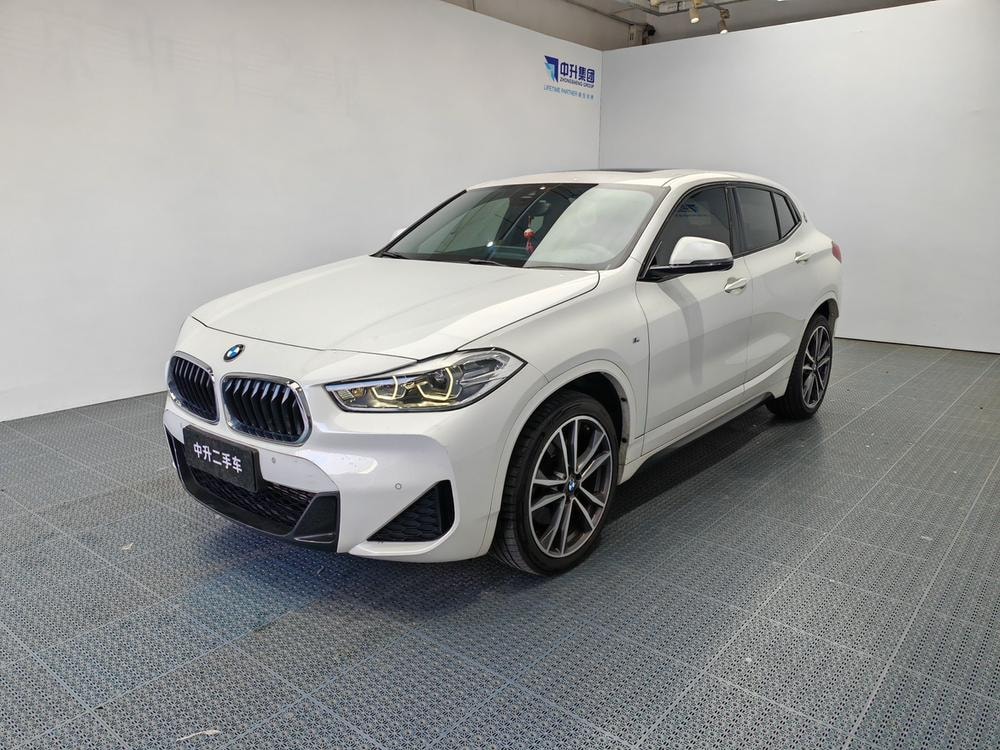 BMW X2 2021 — фото автомобиля 1