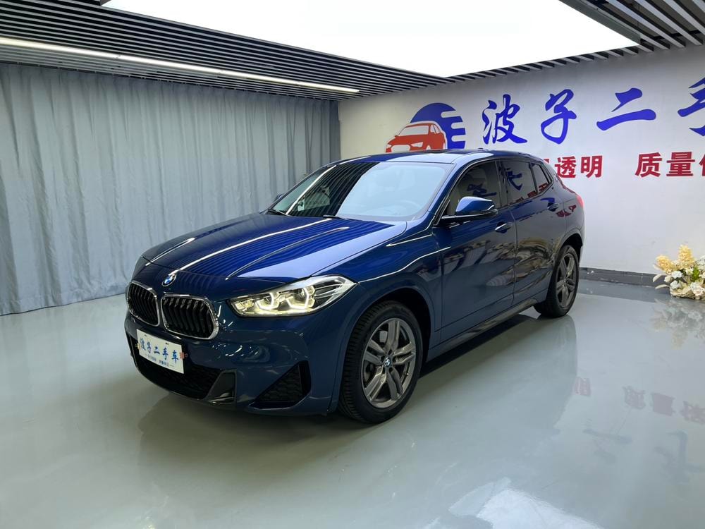 BMW X2 2021 — фото автомобиля 1