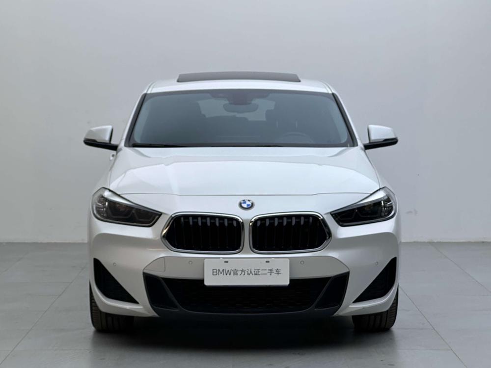 BMW X2 2022 — фото автомобиля 1