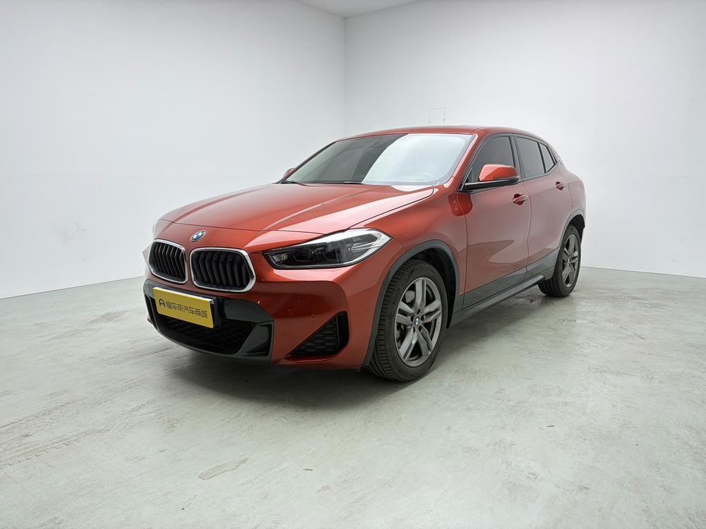 BMW X2 2021 — фото автомобиля 1
