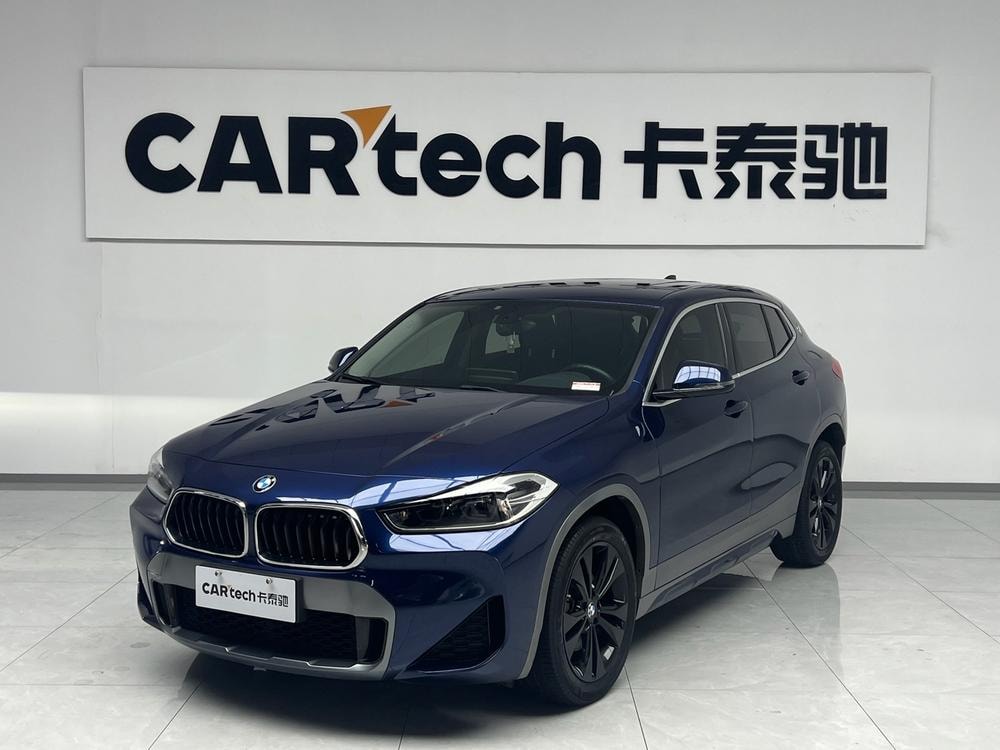 BMW X2 2021 — фото автомобиля 1