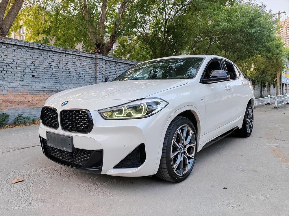BMW X2 2022 — фото автомобиля 1