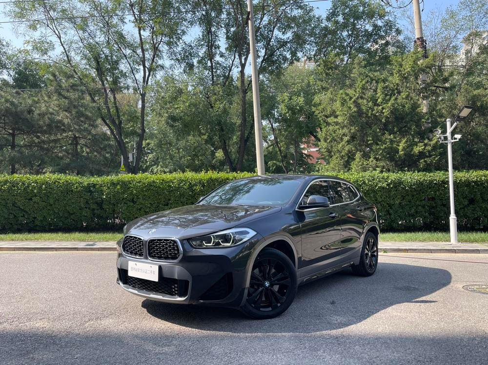 BMW X2 2023 — фото автомобиля 1