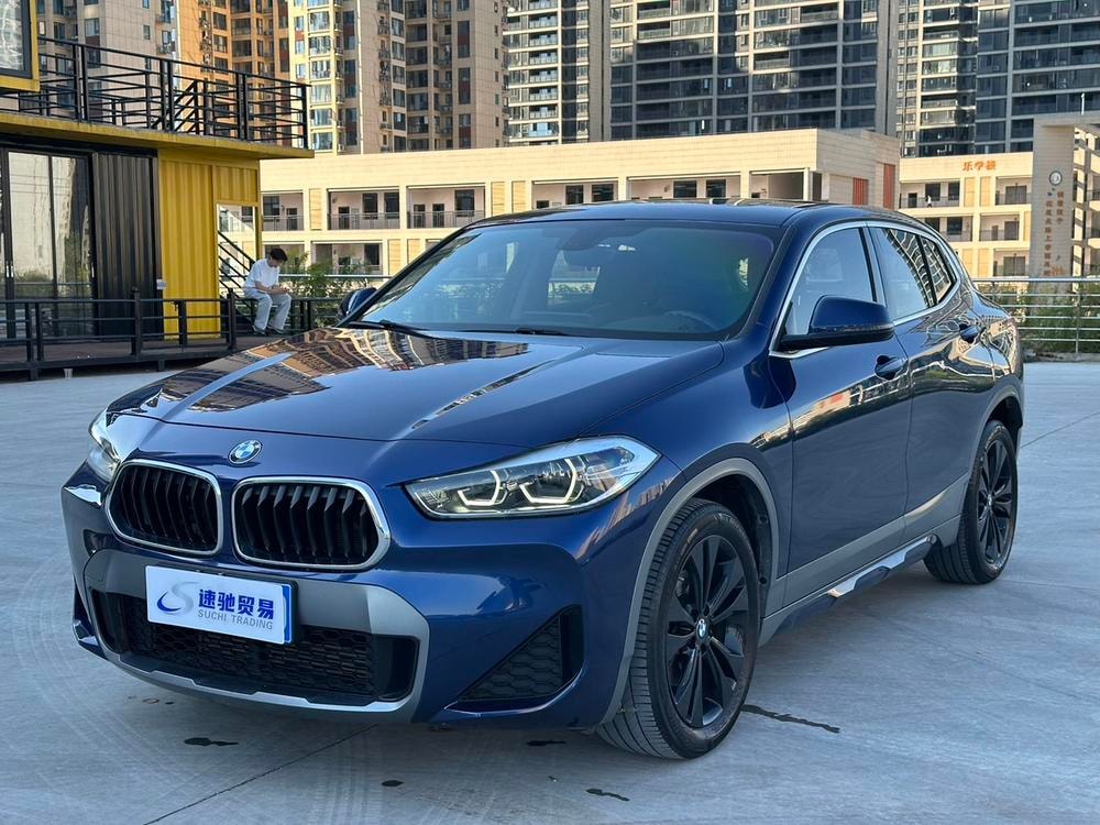 BMW X2 2021 — фото автомобиля 1