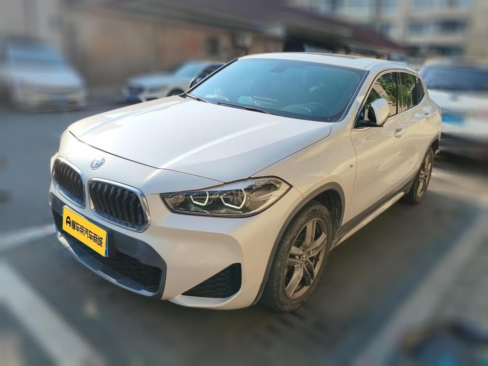 BMW X2 2021 — фото автомобиля 1