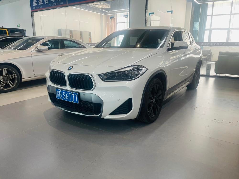 BMW X2 2021 — фото автомобиля