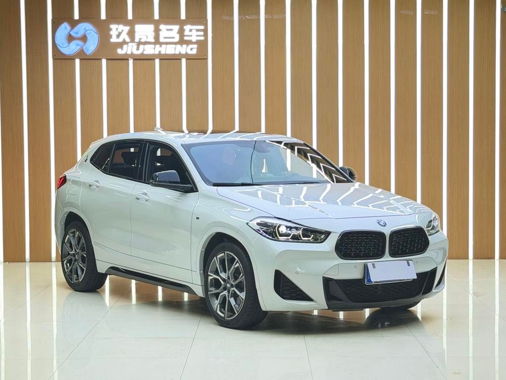 BMW X2 2021 — фото автомобиля