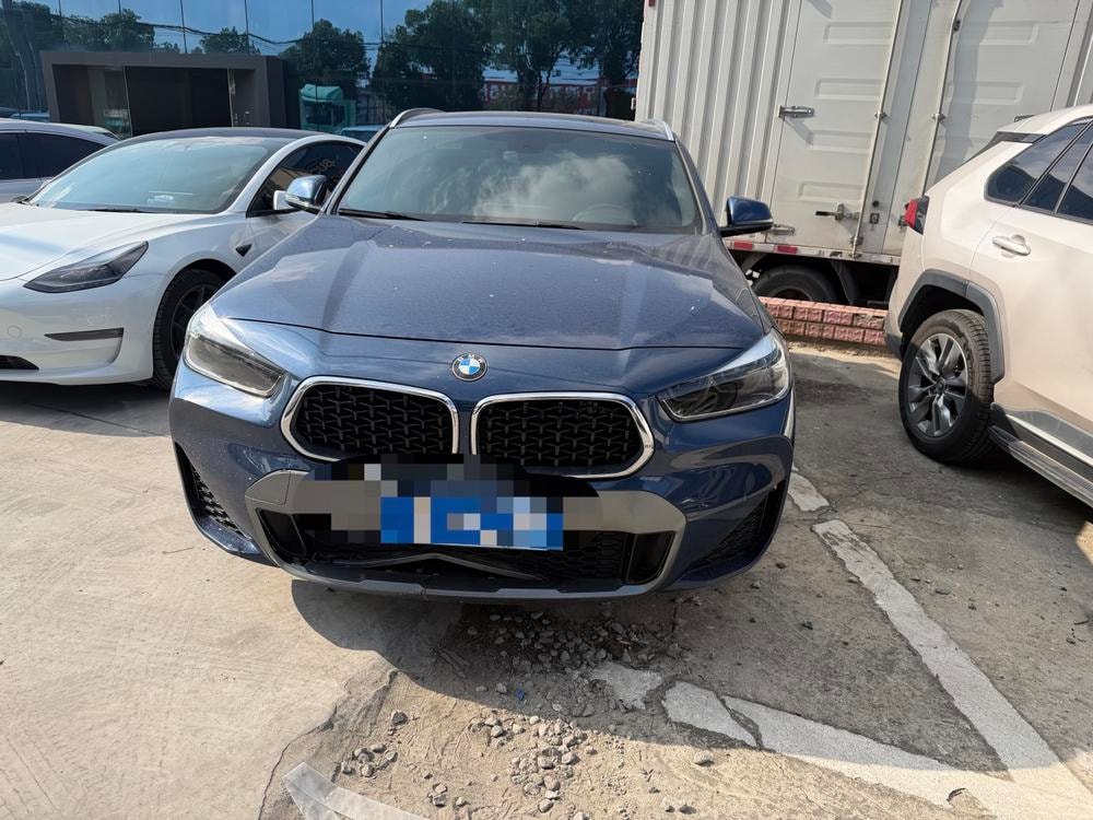 BMW X2 2021 — фото автомобиля
