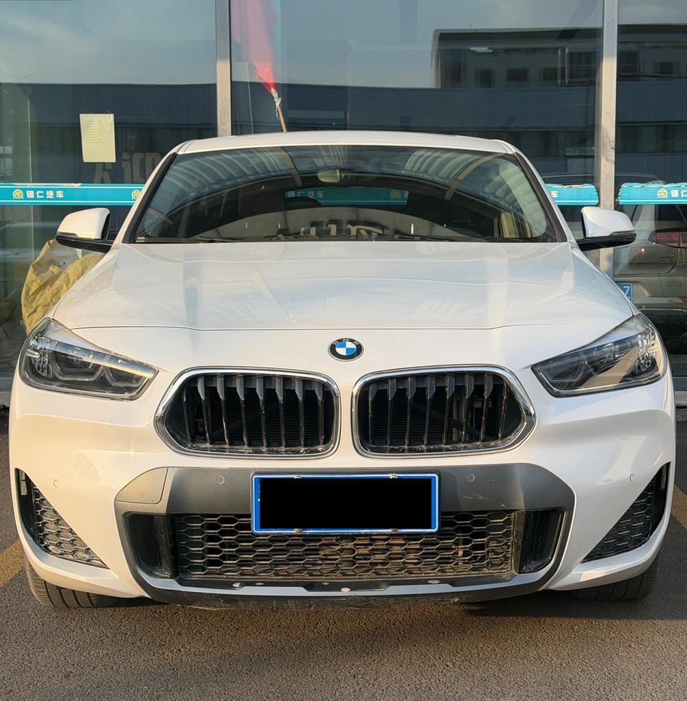 BMW X2 2021 — фото автомобиля