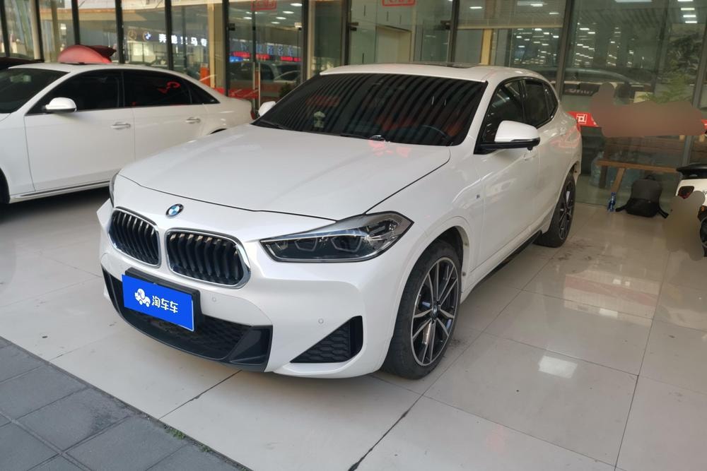 BMW X2 2021 — фото автомобиля