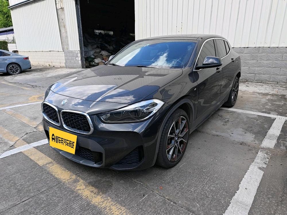 BMW X2 2021 — фото автомобиля