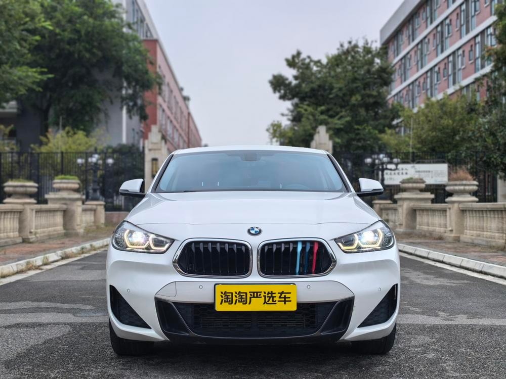 BMW X2 2022 — фото автомобиля