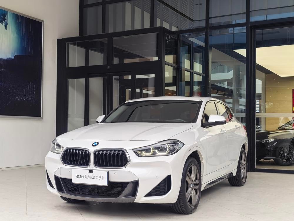 BMW X2 2022 — фото автомобиля