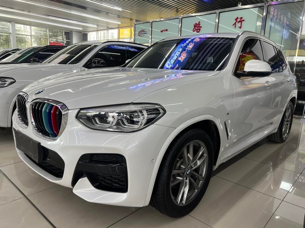 BMW X3 2021 — фото автомобиля