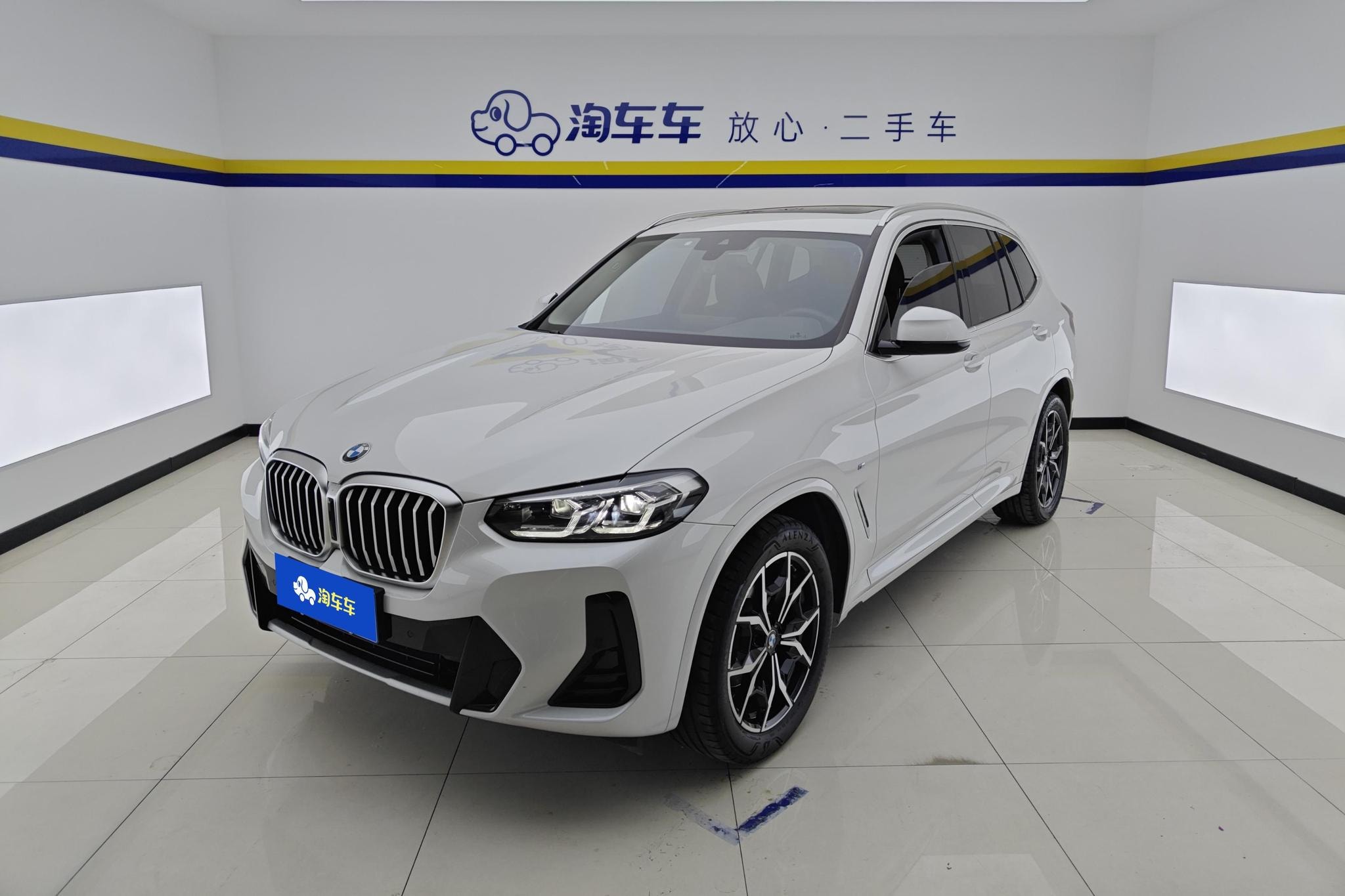 BMW X3 2022 — фото автомобиля 1