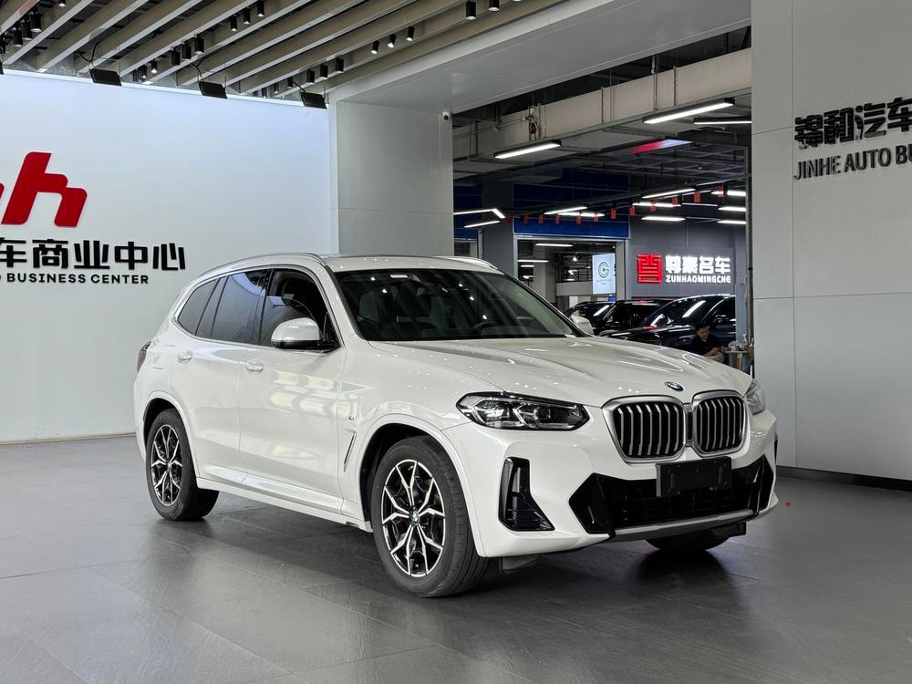 BMW X3 2022 — фото автомобиля 1