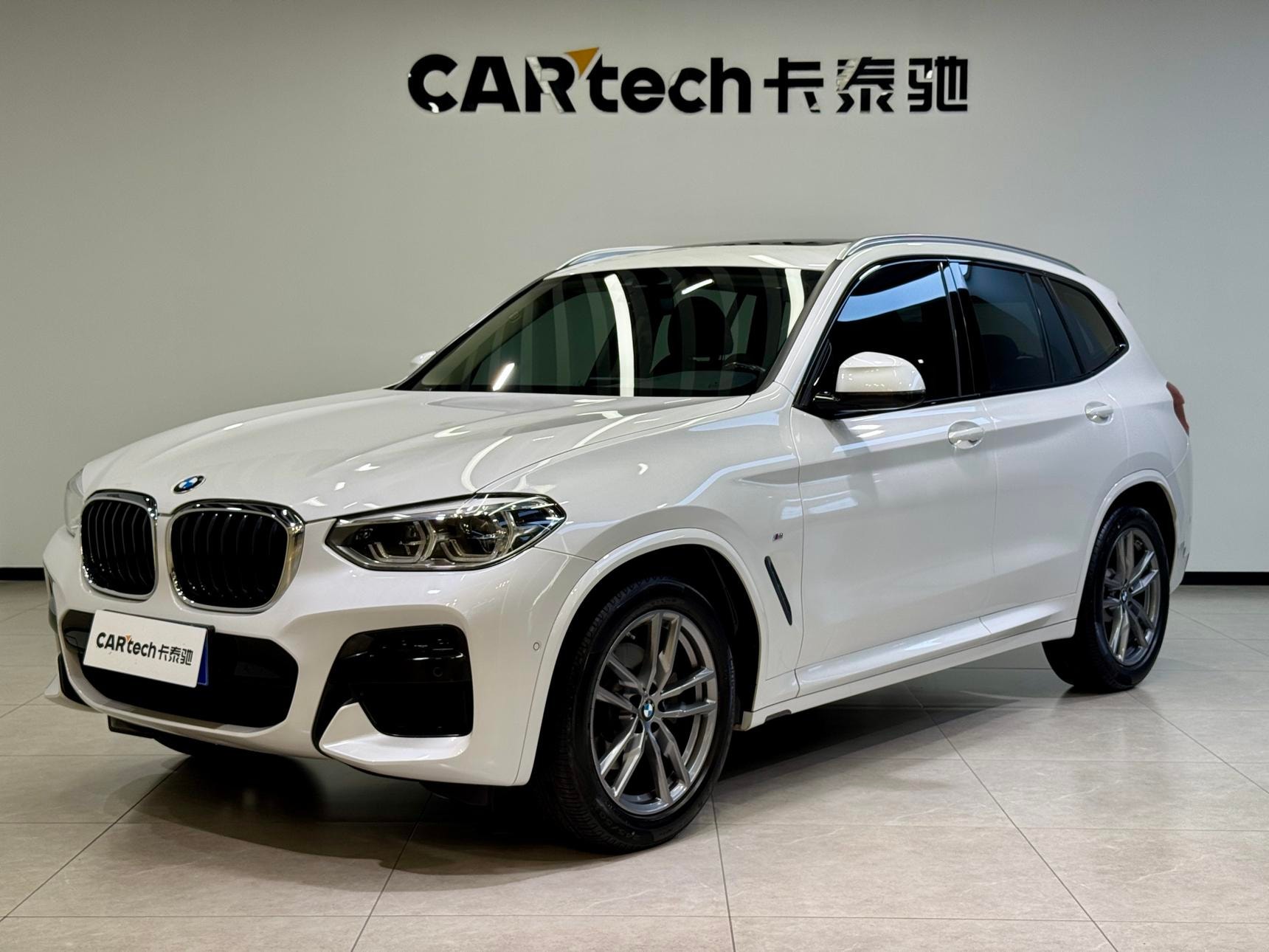 BMW X3 2021 — фото автомобиля 1