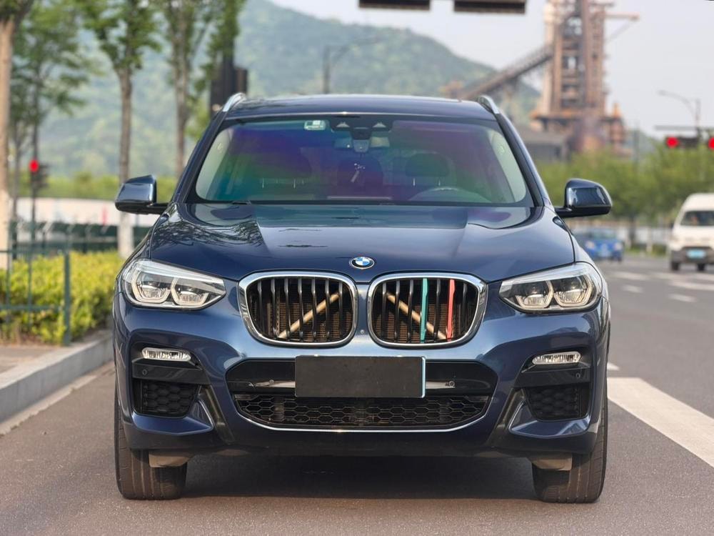 BMW X3 2018 — фото автомобиля 1