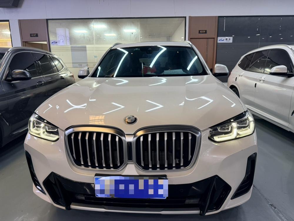 BMW X3 2022 — фото автомобиля 1