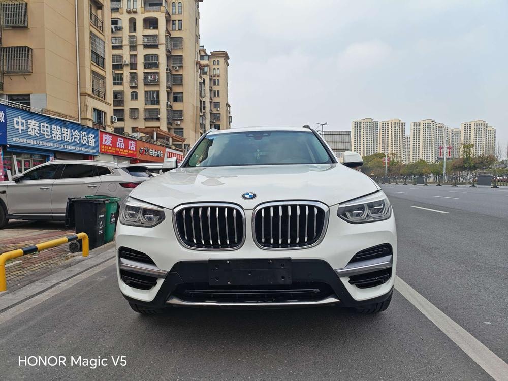 BMW X3 2020 — фото автомобиля