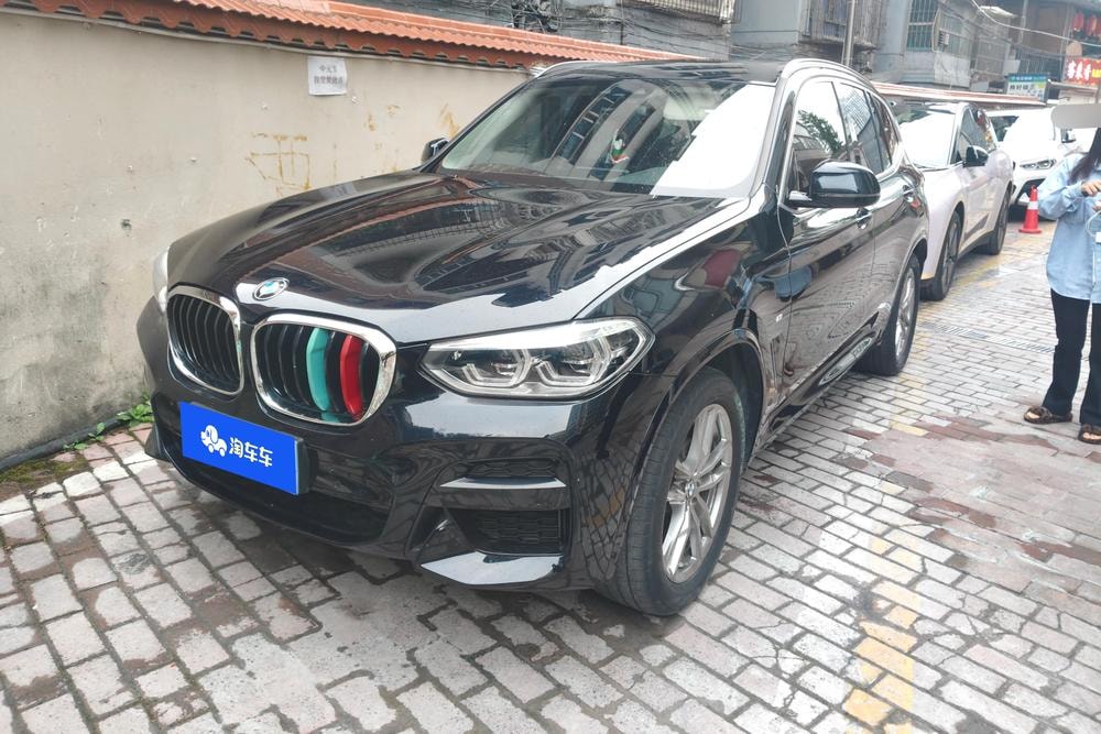 BMW X3 2021 — фото автомобиля