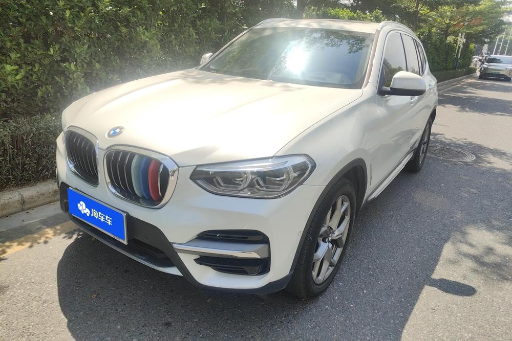 BMW X3 2021 — фото автомобиля