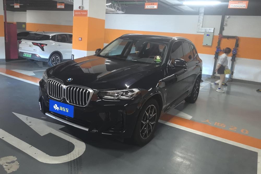 BMW X3 2022 — фото автомобиля 1